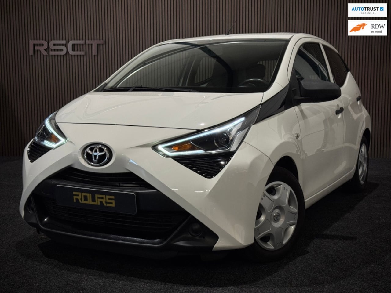 Toyota Aygo - 1.0 VVT-i x-fun|Airco|Carplay - AutoWereld.nl