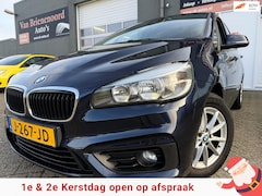 BMW 2-serie Gran Tourer - 218i Sport 7 pers met parkeersensoren en navigatie en bluetooth telefoon / media en airco
