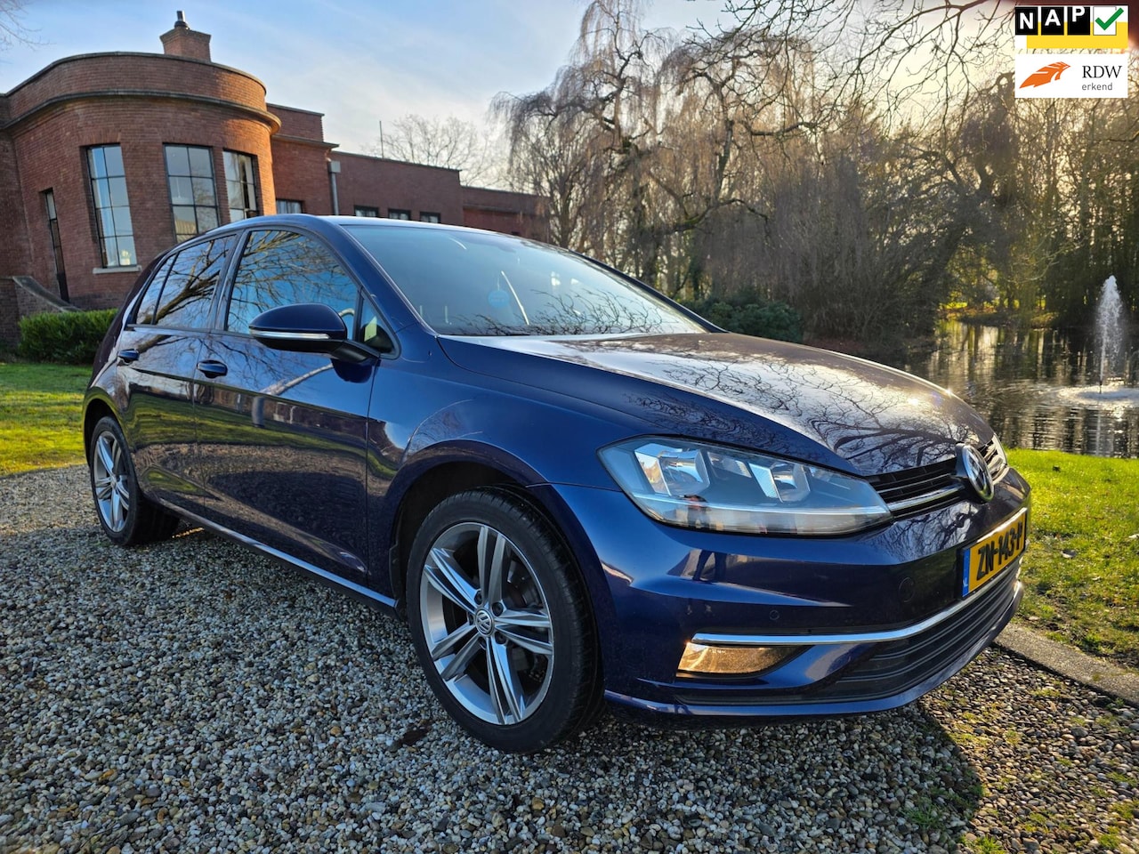 Volkswagen Golf - 1.0 TSI 5-deurs R AUTOMAAT/airco/CRUISE - AutoWereld.nl