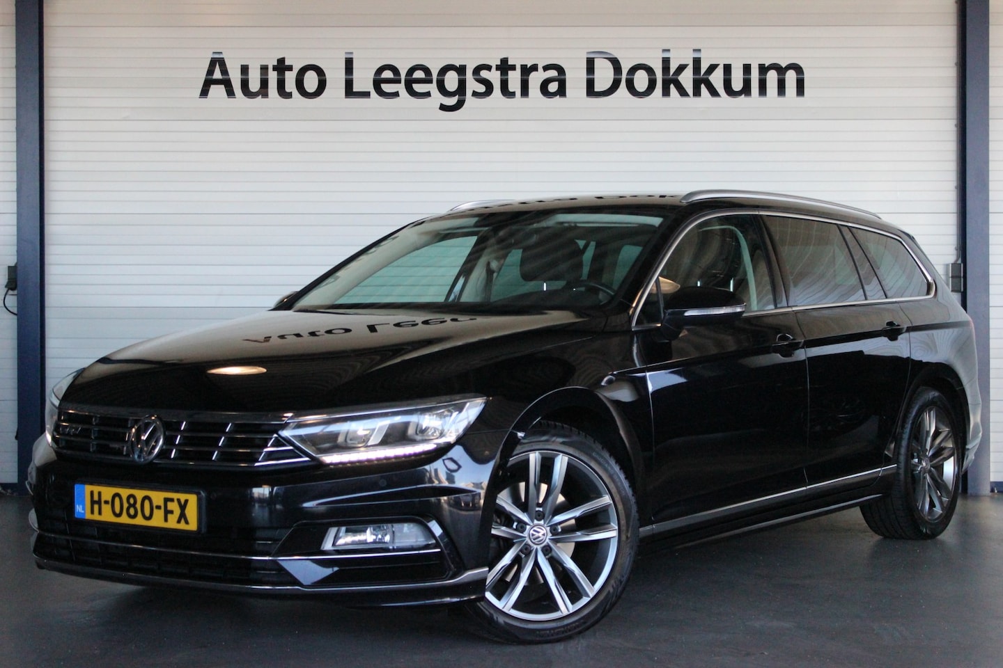 Volkswagen Passat Variant - 2.0 TDI R-Line Trekhaak | Virtual Cockpit | Stoelverw. | Adapt. Cruise | 18" LMV | PDC V+A - AutoWereld.nl