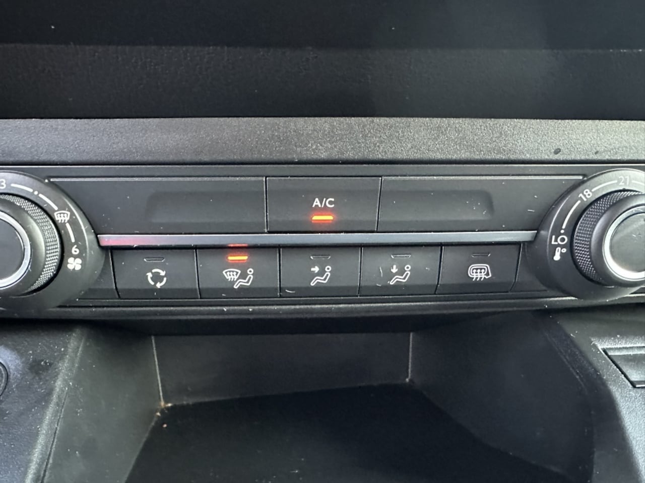 Toyota ProAce City - 1.2T Benzine 3-zits