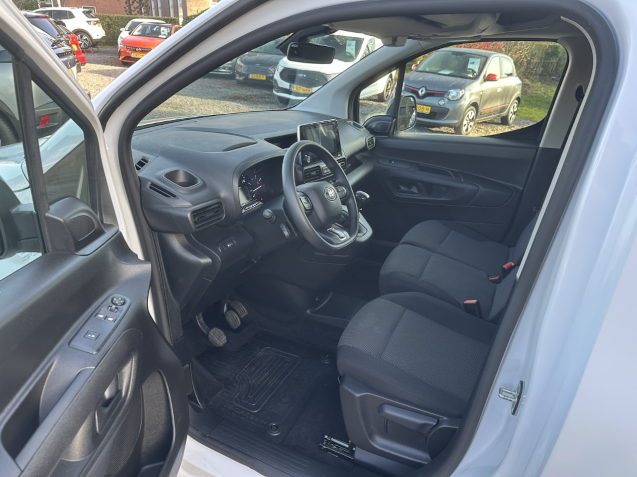 Toyota ProAce City - 1.2T Benzine 3-zits