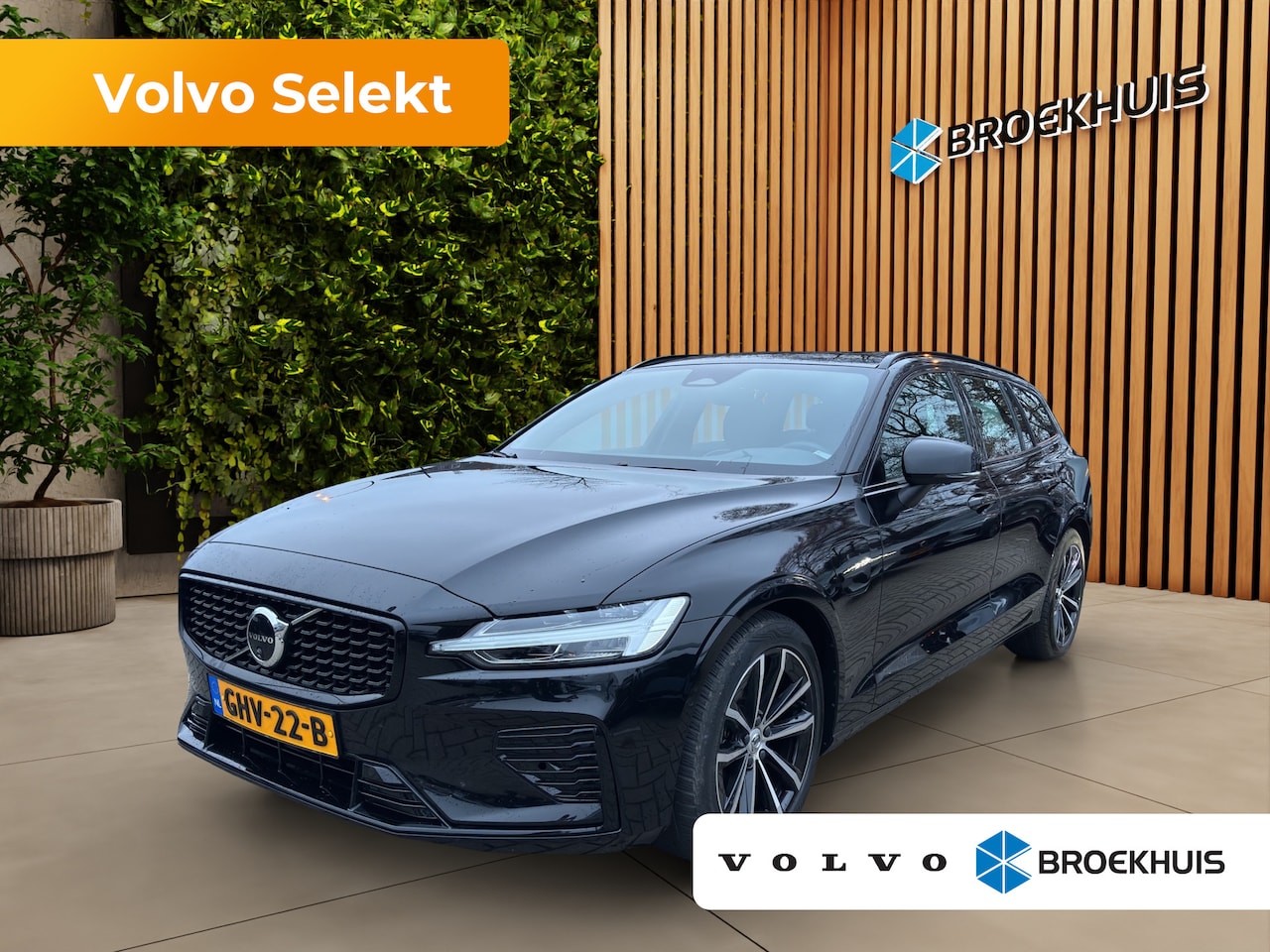 Volvo V60 - 2.0 T6 Plug-in hybrid AWD Plus Dark 360 cam Pano Trekhaak Leder - AutoWereld.nl