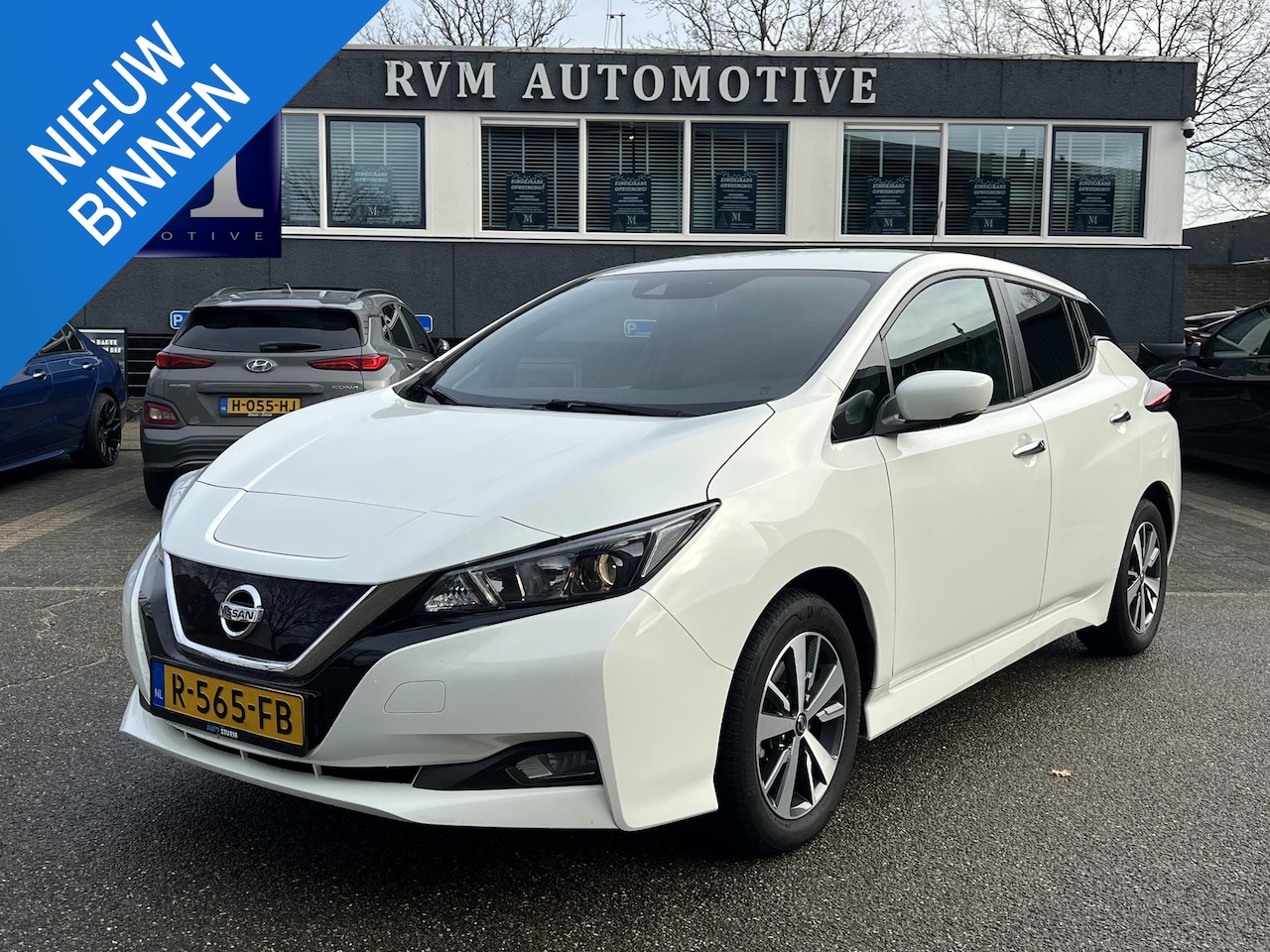 Nissan LEAF - Acenta 40 kWh VAN: €15.900,- VOOR: €13.877,- UW EINDEJAARSVOORDEEL: €2.023| CAMERA| CARPLA - AutoWereld.nl