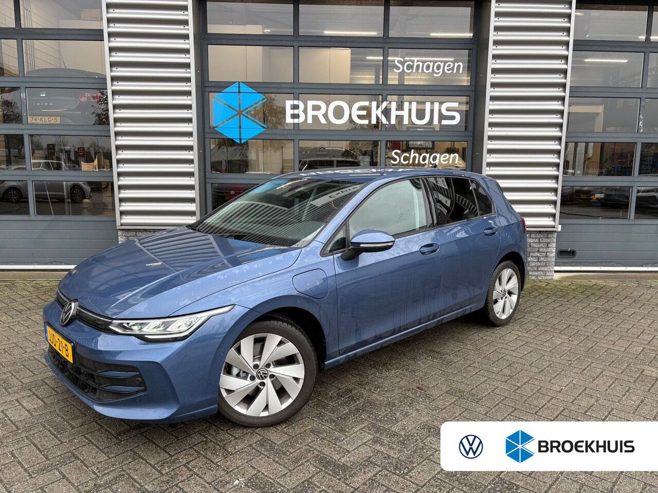 Volkswagen Golf - 1.5 eHybrid Life Edition PHEV | Trekhaak | Winter en Multimedia pakket | - AutoWereld.nl