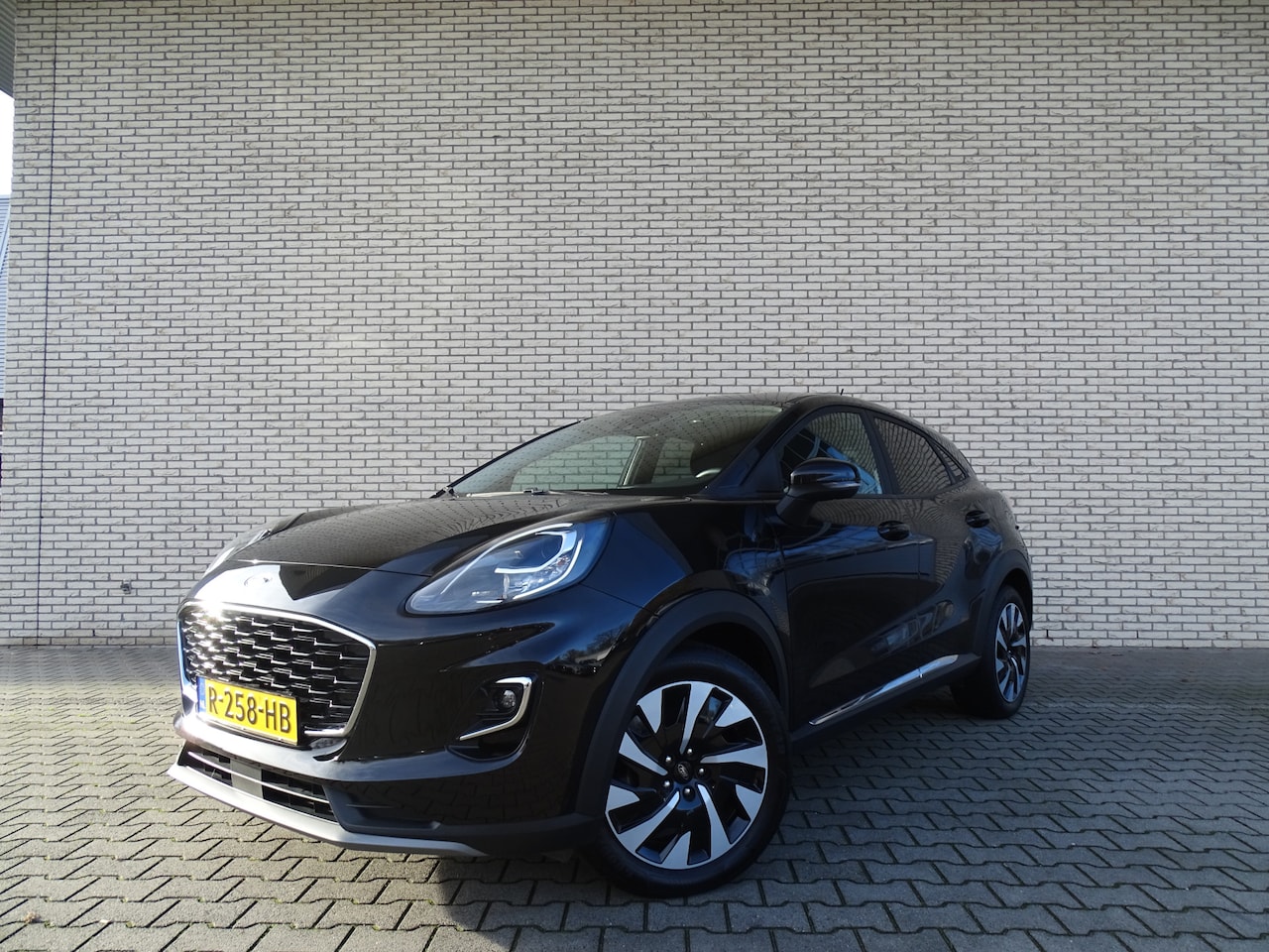 Ford Puma - 1.0 EcoBoost Hybrid Titanium | Winter Pack | Camera | Comfort Pack | Draadloze telefoonlad - AutoWereld.nl