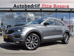 Volkswagen T-Roc - 1.5 TSi 150pk Sport LED | Panoramadak | Virtual | Carplay | Trekhaak | 18 Inch LMV