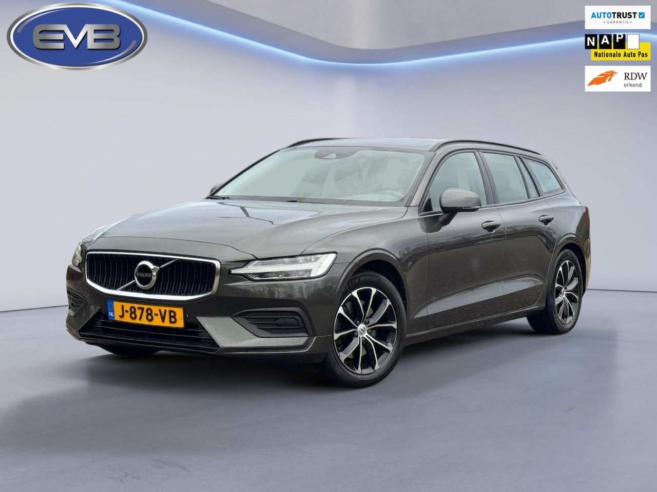 Volvo V60 - 2.0 B3 Momentum Advantage 2.0 B3 Momentum Advantage, eerste eigenaar, Origineel Nederlandse auto met nationale auto - AutoWereld.nl