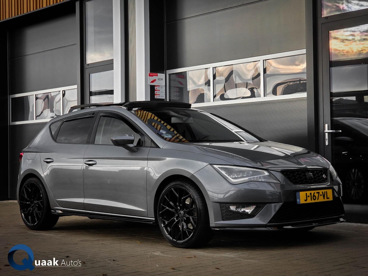 SEAT Leon - 1.8 TSI FR | PANO | CARPLAY | NW. KETTING & DSG | 19" LM. VELGEN - AutoWereld.nl