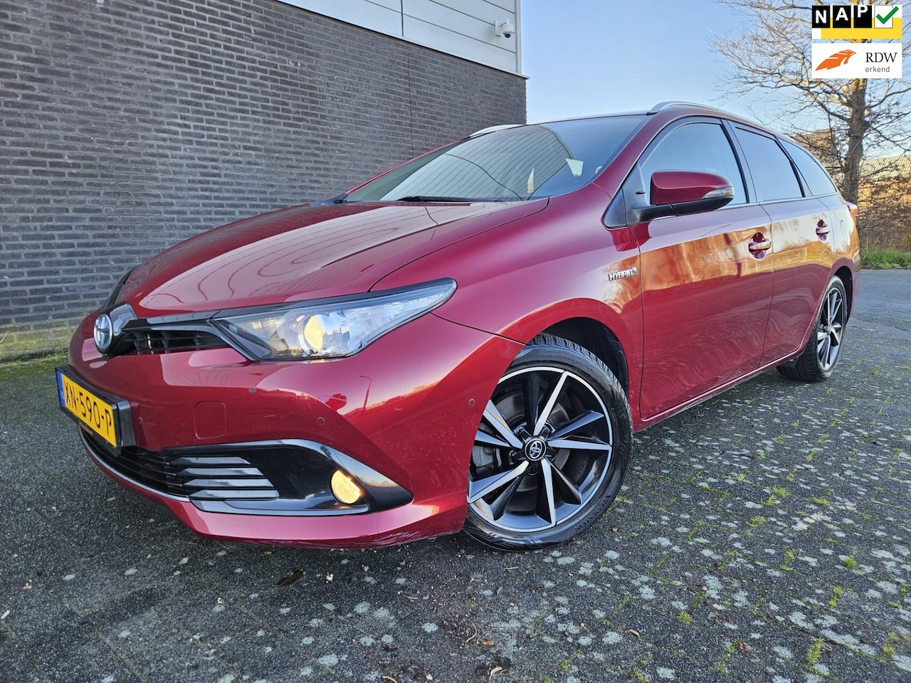 Toyota Auris Touring Sports - 1.8 Hybrid Dynamic Ultimate GARANTIE BTW Auto - AutoWereld.nl