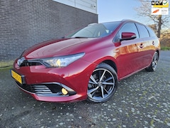 Toyota Auris Touring Sports - 1.8 Hybrid Dynamic Ultimate GARANTIE BTW Auto