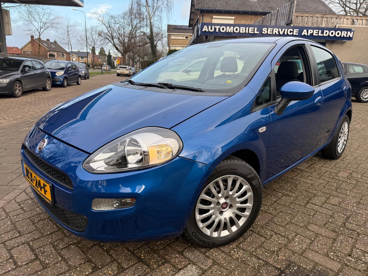 Fiat Punto Evo - 1.2 Pop *AIRCO*5DRS*TREKHAAK*ELEKTR. PAKKET*STUURBEKR.* - AutoWereld.nl