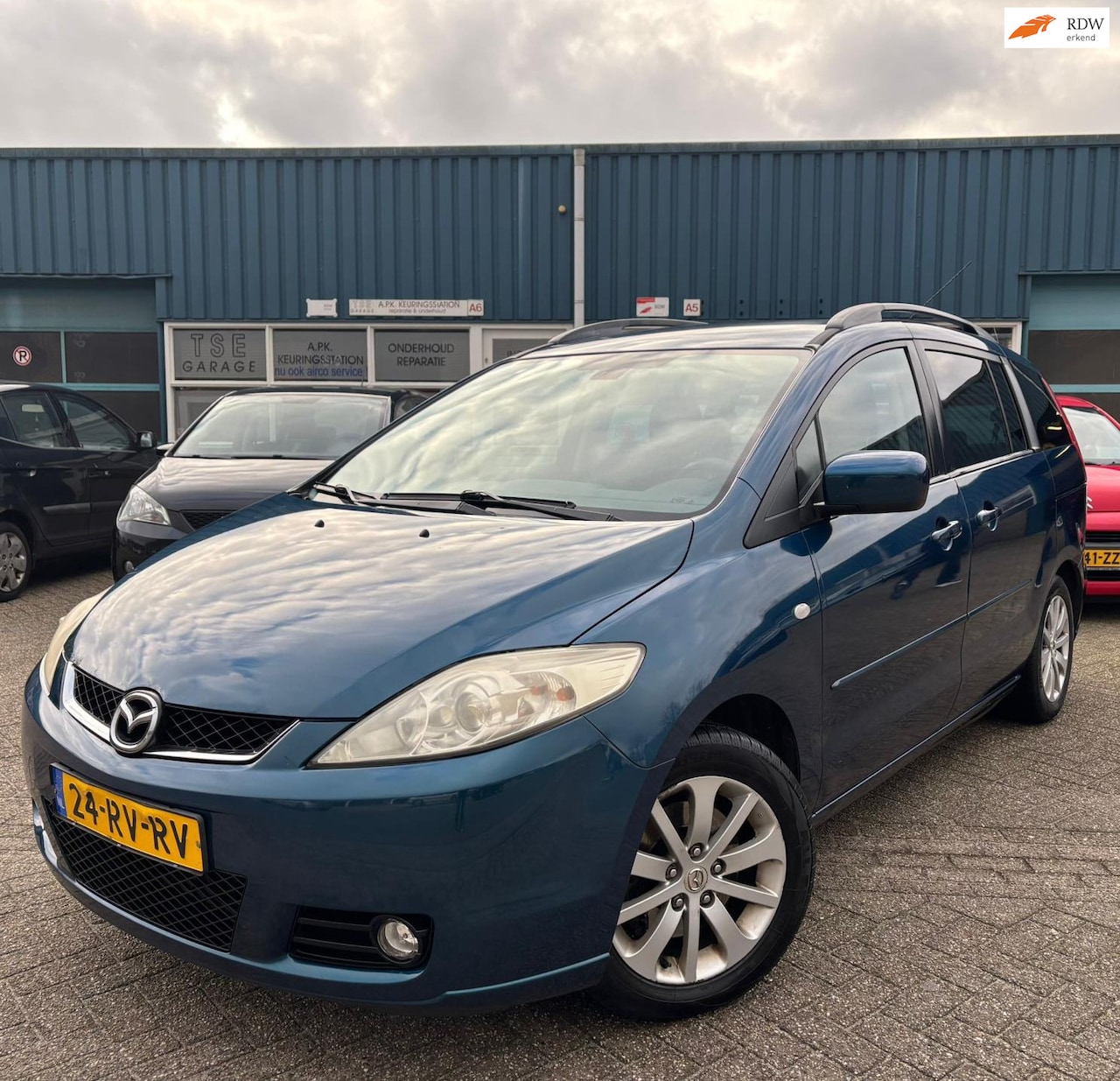Mazda 5 - 2.0 Executive | 7 Persoons | Trekhaak |LM Velgen | Climate control | Parkeersensoren | APK - AutoWereld.nl