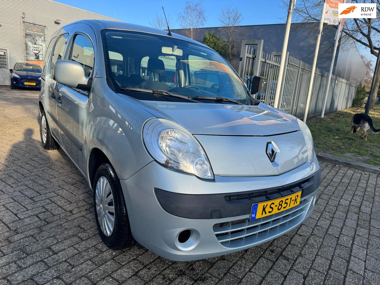 Renault Kangoo Family - 1.6-16V Expression 2012 airco, elec pakket, nwe apk t/m 11-12-2026 162.338 km , trekhaak , - AutoWereld.nl