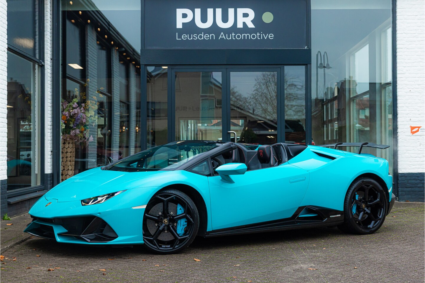 Lamborghini Huracán Evo Spyder - 5.2 V10 EVO Spyder Novitec - Tiffany Blu Gauco - AutoWereld.nl