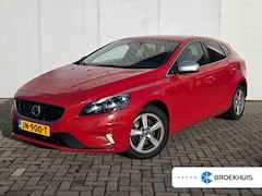 Volvo V40 - 2.0 T2 R-Design Solid Red | Standkachel | Xenon | Stoelverw. | Trekhaak