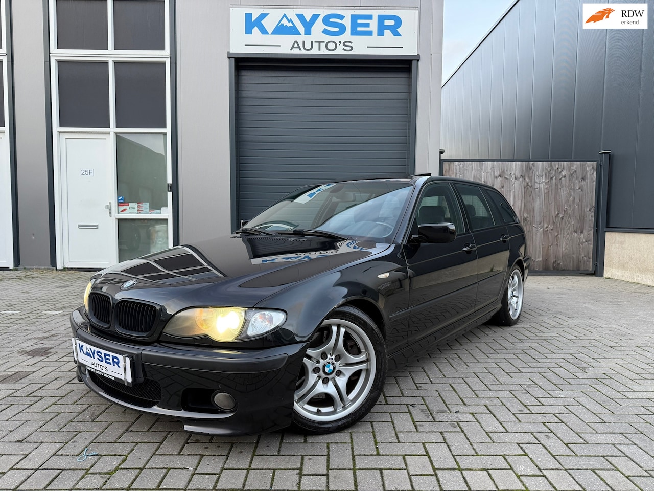 BMW 3-serie Touring - 330i Orig. M-pakket HANDBAK! Exec Leder Schuifdak Xenon Carplay Stoelverw Cruise - AutoWereld.nl