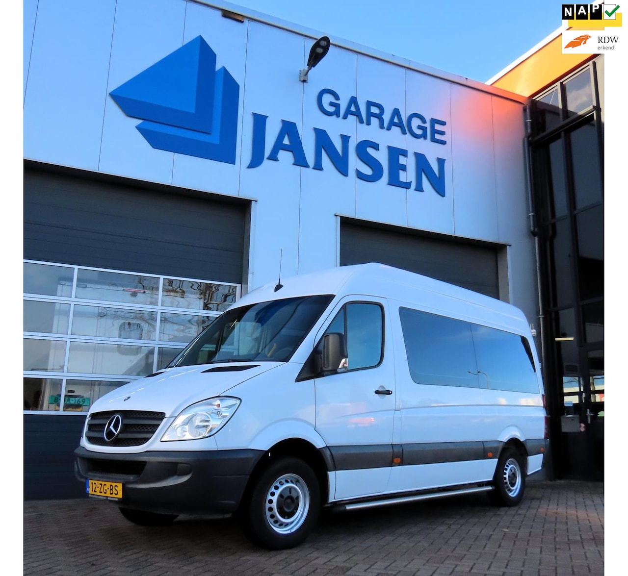Mercedes-Benz Sprinter - 311 2.2 CDI 366 Rolstoelbus/Personenbus,Geintregeerde Gordelsluitings,Verlaagde instap en - AutoWereld.nl