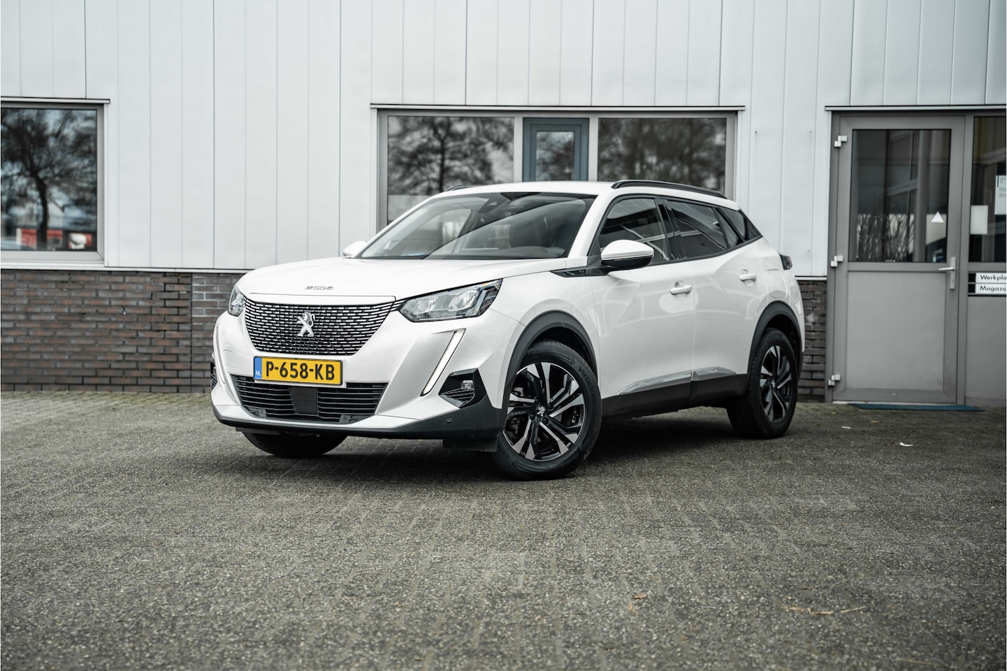 Peugeot e-2008 - EV Allure 50 kWh EV Allure 50 kWh - AutoWereld.nl
