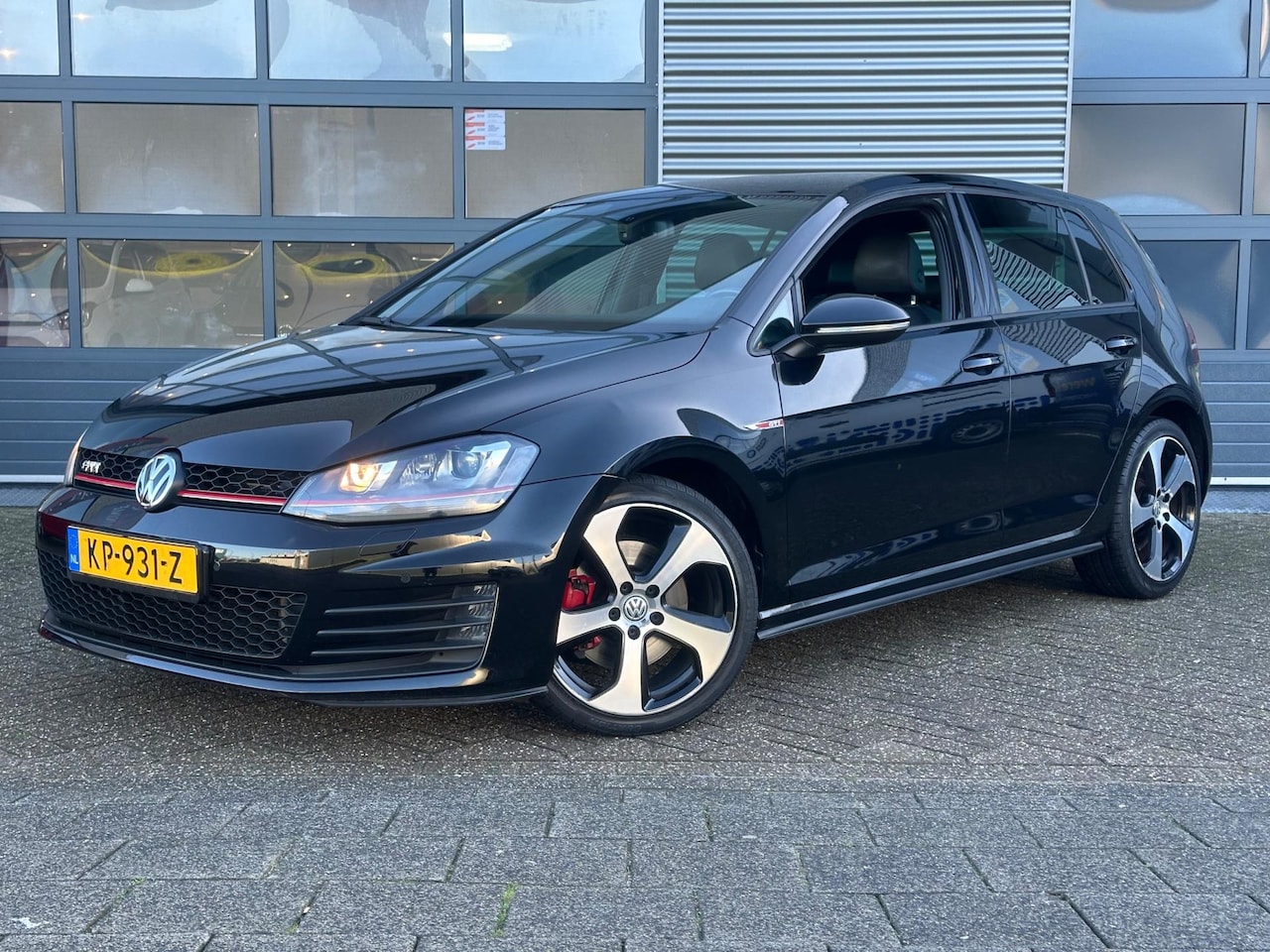 Volkswagen Golf - 2.0 TSI GTI | Navi | Leder | Ambiance lights - AutoWereld.nl