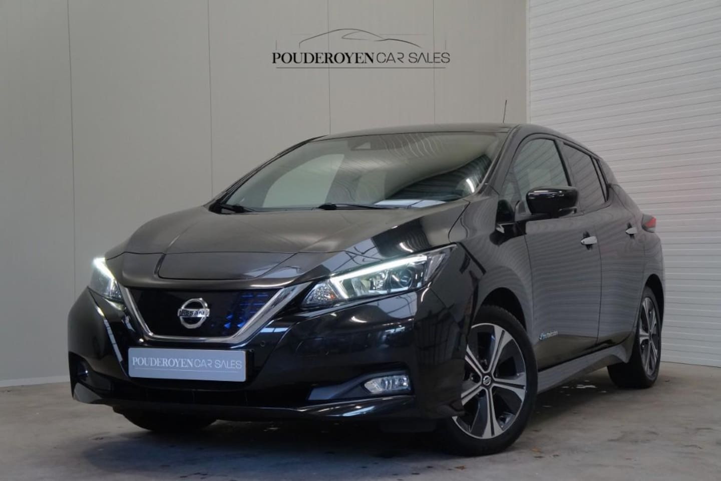 Nissan LEAF - N-Connecta 40 kWh / NL Auto / SOH 89% / 4 Seizoensbanden / Rijklaar! - AutoWereld.nl