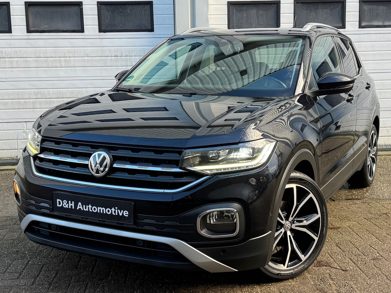 Volkswagen T-Cross - 1.0 TSI Style keyless/xenon/led/front assist/virtual/alarm/carplay/acc/blindspot/navi - AutoWereld.nl
