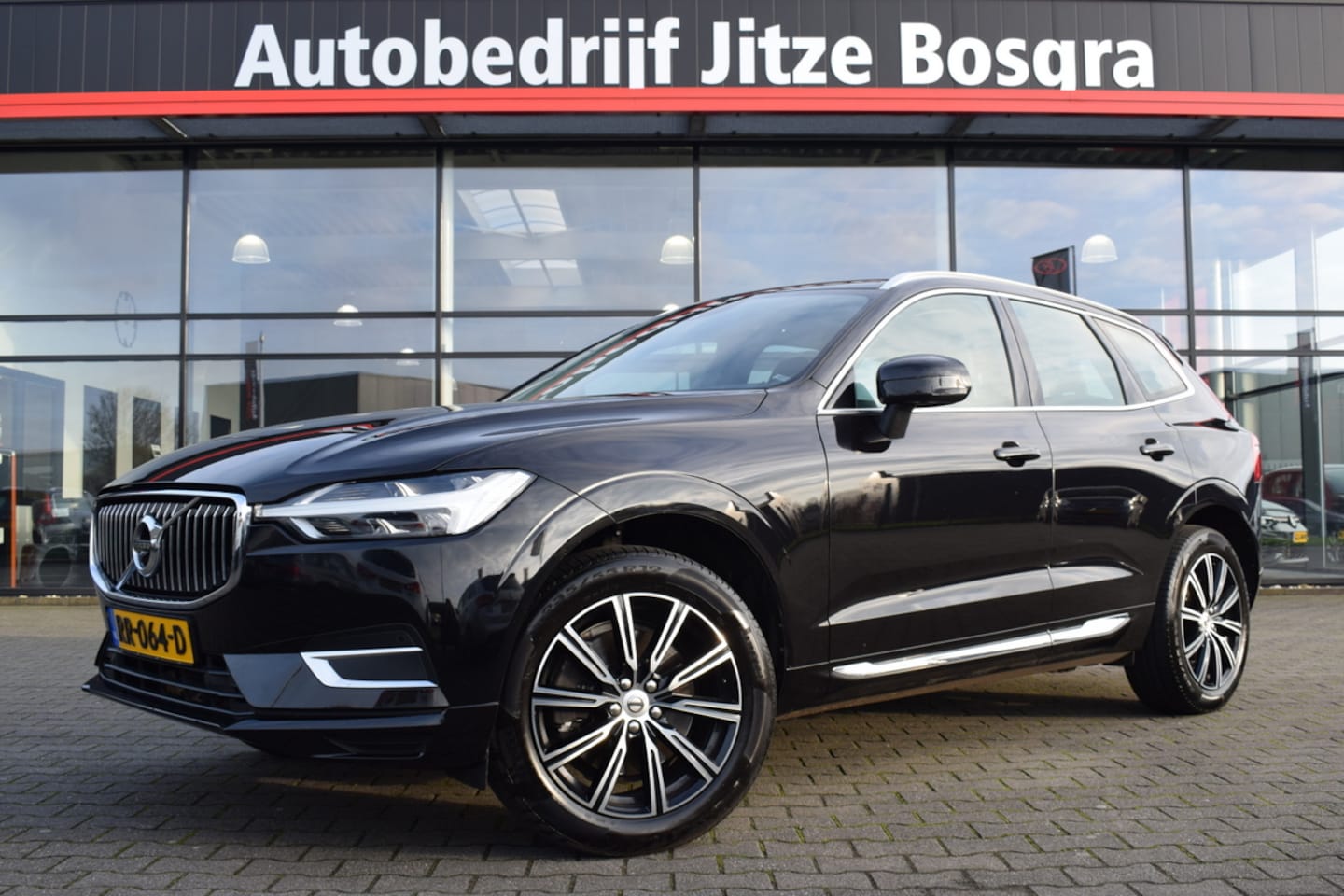 Volvo XC60 - 2.0 T5 Automaat AWD Inscription 250pk | Zwart Leder | Panoramadak | LED | Carplay | Trekha - AutoWereld.nl