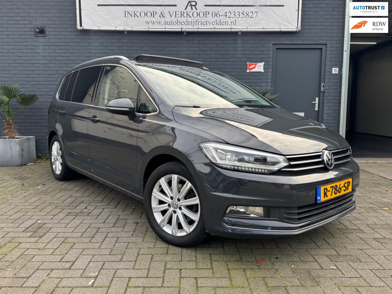 Volkswagen Touran - 1.4 TSI Highline 7p DSG Pano CarPlay Massage! Inruil mogelijk! - AutoWereld.nl