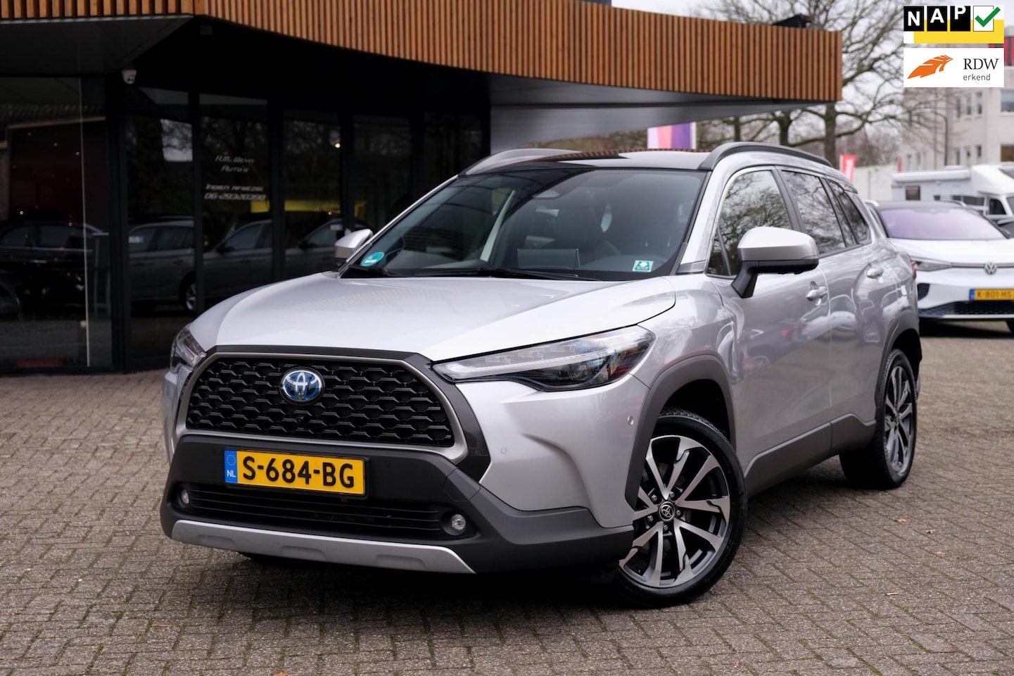 Toyota Corolla Cross - 2.0 High Power Hybrid Launch Edition ACC JBL 360° Winterpakket Rijklaar! - AutoWereld.nl
