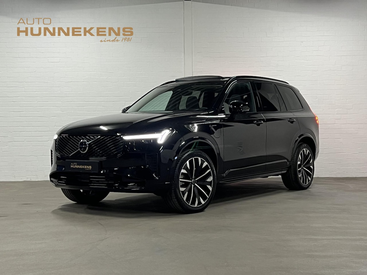 Volvo XC90 - 2.0 T8 Plug-in hybrid AWD Ultra Dark Luchtvering | Open dak | Head-up | Harman/Kardon | 36 - AutoWereld.nl