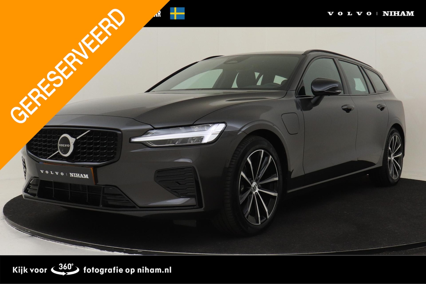 Volvo V60 - T6 PLUG-IN HYBRID AWD PLUS DARK -HARMAN/KARDON|360°CAM|BLIS|TREKHAAK|POWER-SEATS - AutoWereld.nl
