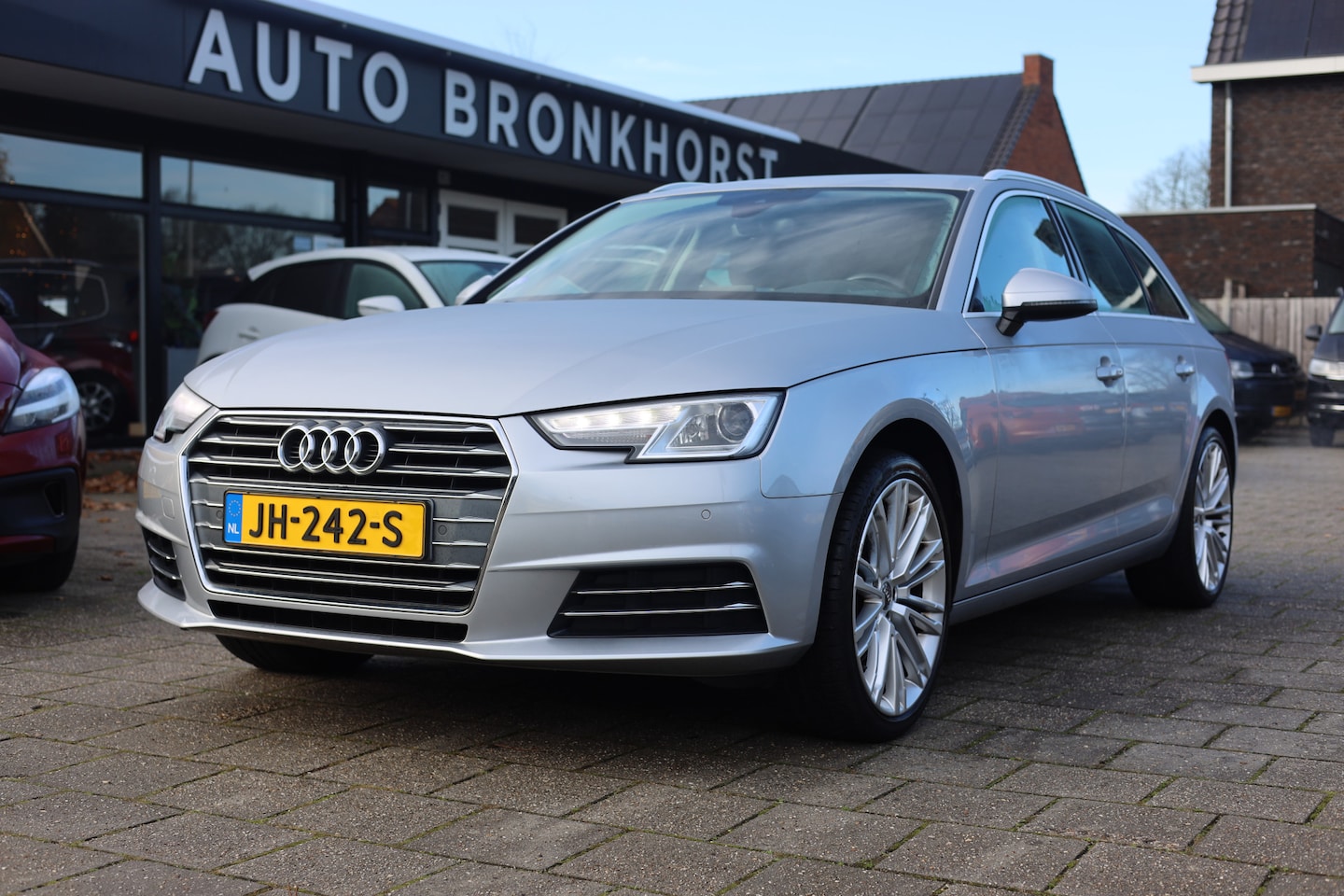 Audi A4 Avant - 1.4 TFSI AUTOMAAT | NAVI | CLIMA | TREKHAAK | 19 INCH - AutoWereld.nl