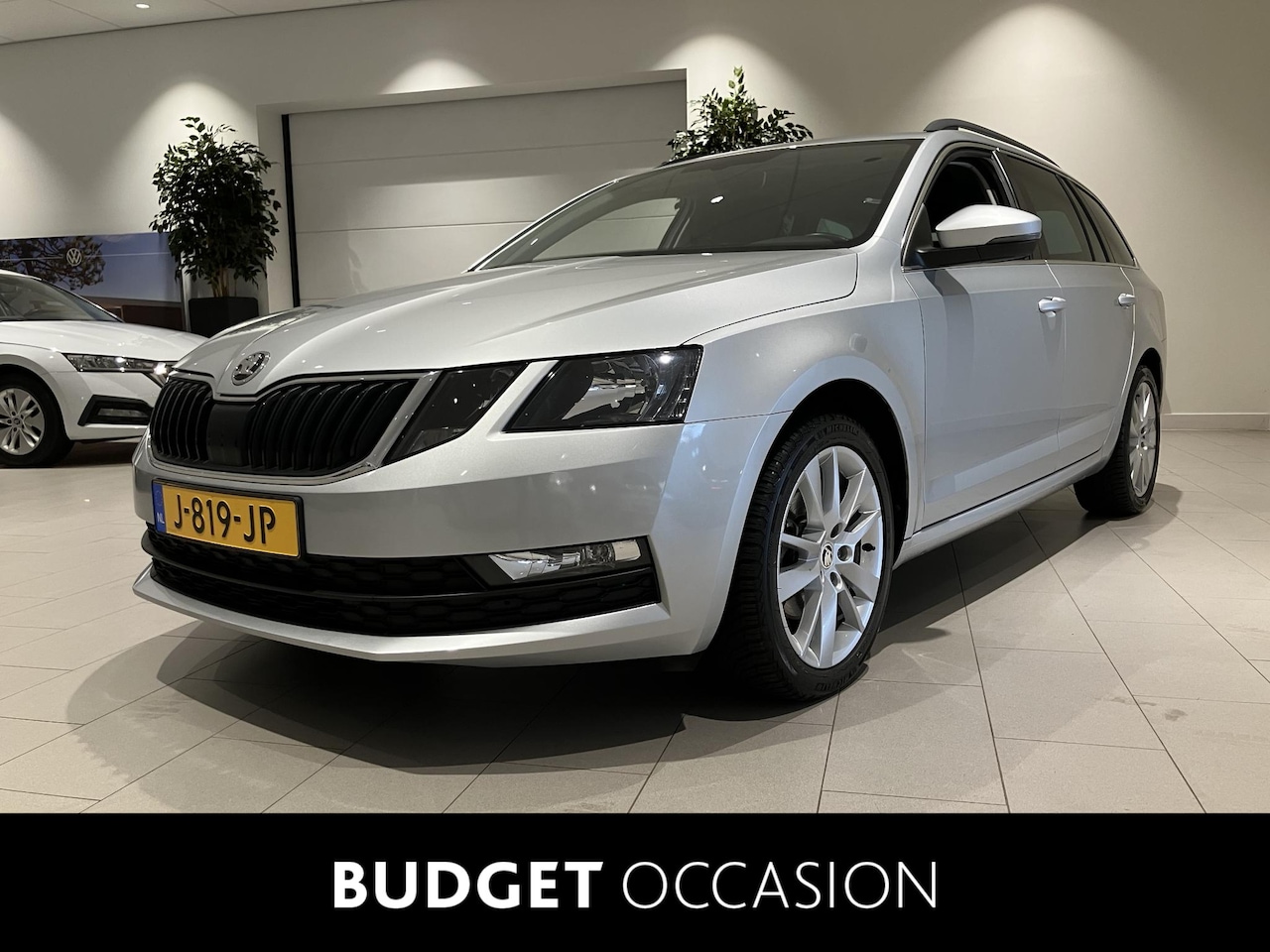 Skoda Octavia Combi - 1.0 TSI Greentech Business Edition 116 PK | Apple Carplay | Parkeersensoren Achter | Stoel - AutoWereld.nl