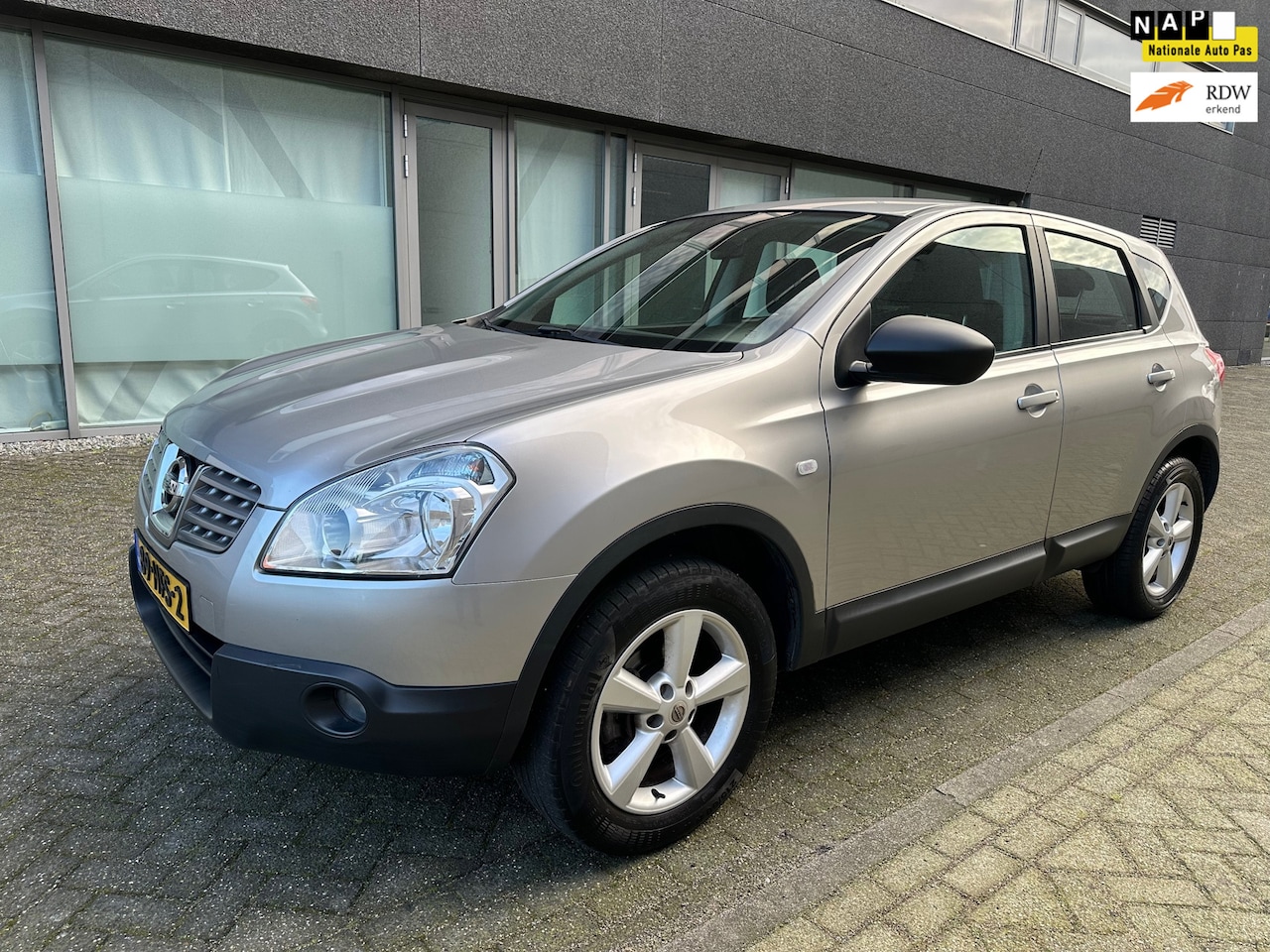 Nissan Qashqai - 1.6 Acenta CLIMAT BJ 11-2008 APK 11-2026 - AutoWereld.nl