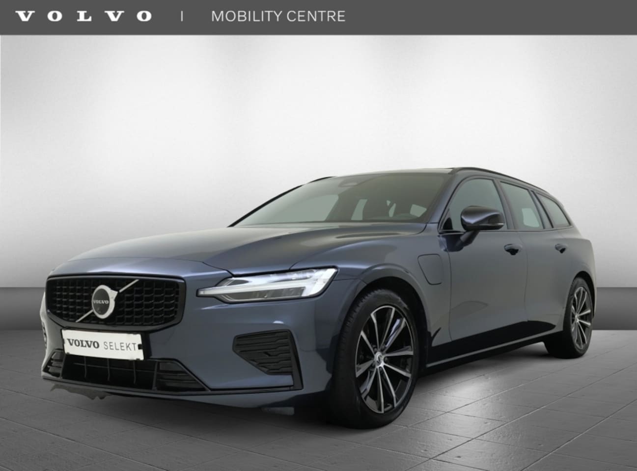 Volvo V60 - T6 AWD Plus Dark | Panoramadak | Trekhaak | 360° Camera | - AutoWereld.nl