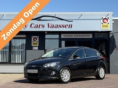 Ford Focus - 1.6 EcoBoost Titanium 150 pk nieuwe apk climate ctr cruise ctr pdc v/a lmv 16 inch start/s