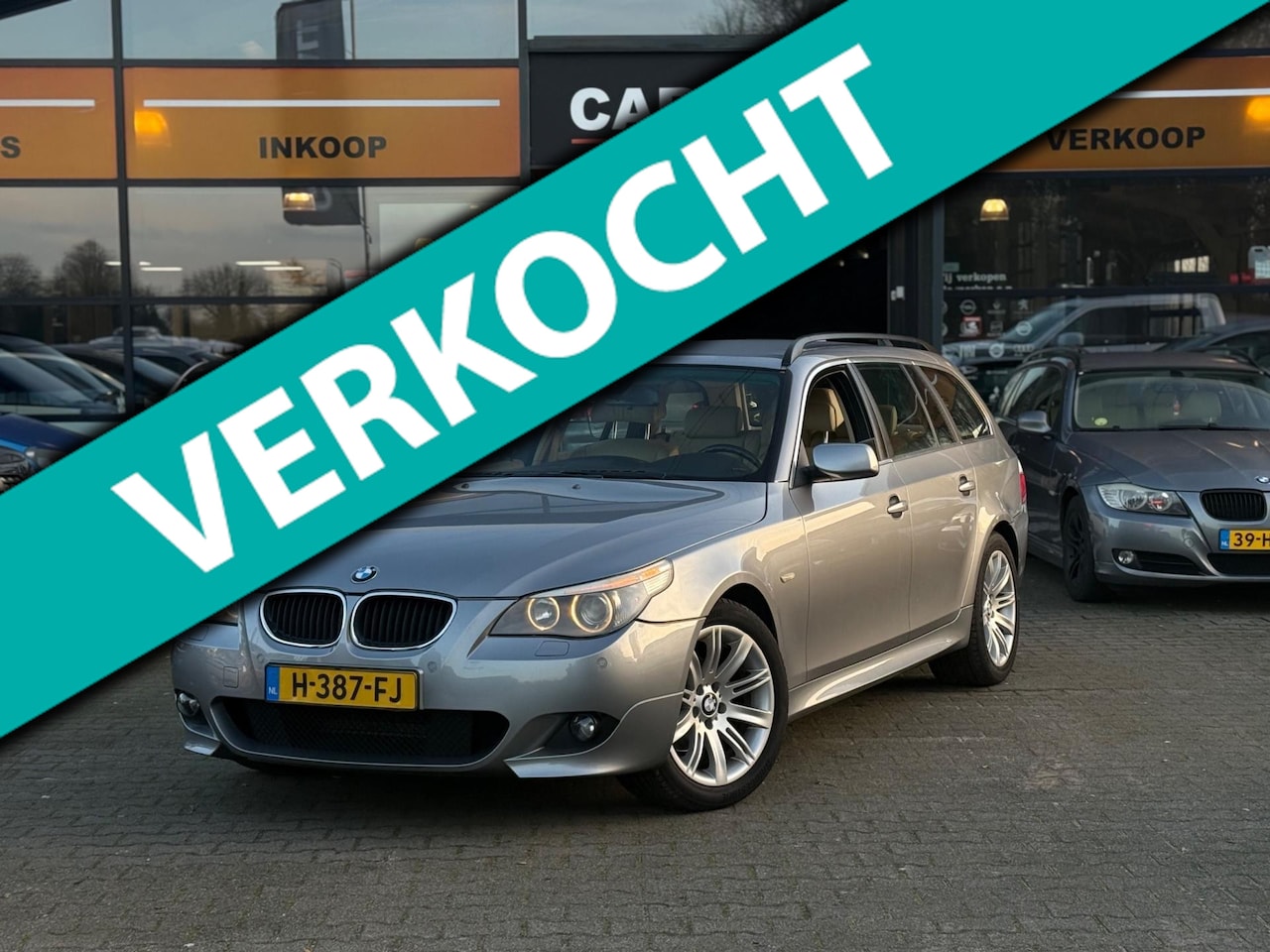BMW 5-serie Touring - 525i M-PAKKET/LEDER/STLVRM/PDC/BEKERHOUDERS/ - AutoWereld.nl