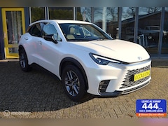 Lexus LBX - Businessline incl. service en fabriek garantie