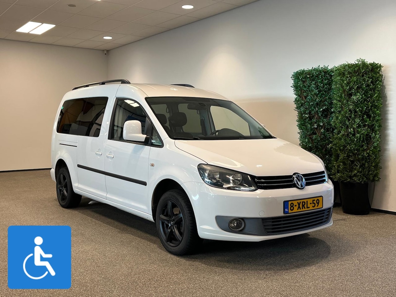 Volkswagen Caddy Maxi - Rolstoelauto 5+1 - AutoWereld.nl
