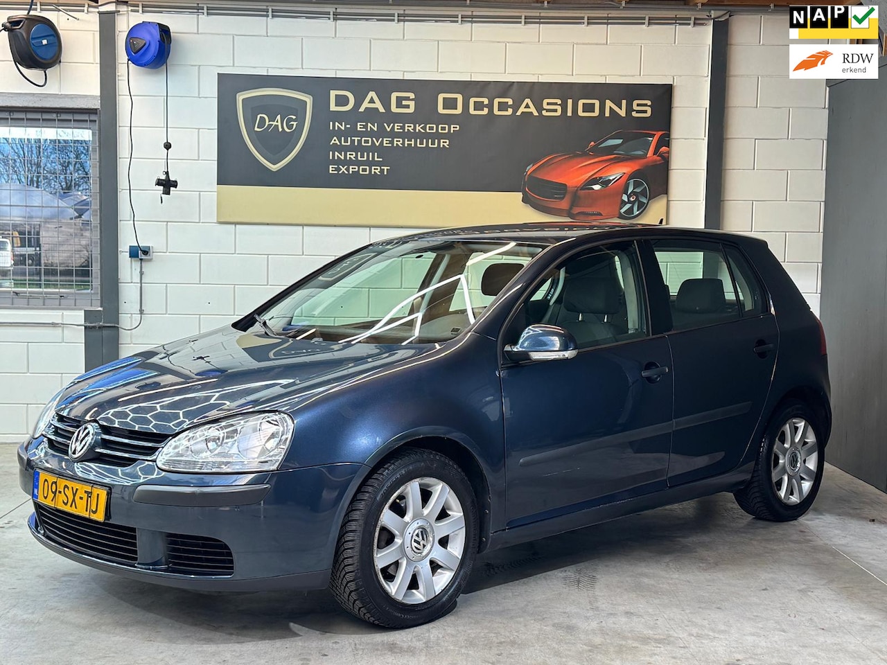 Volkswagen Golf - 1.6 FSI Trendline 5D TREKHAAK|ELEK RAMEN|LM VELGEN - AutoWereld.nl