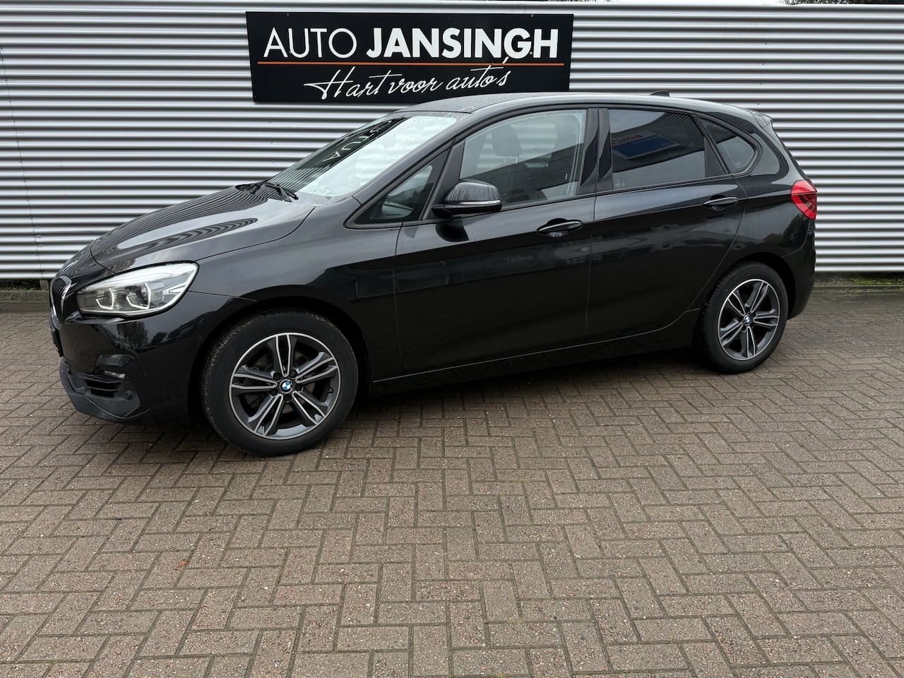 BMW 2-serie Active Tourer - 218i High Executive Edition!! | Stoelverwarming | PDC V+A | Navigatie | Cruise | Trekhaak - AutoWereld.nl