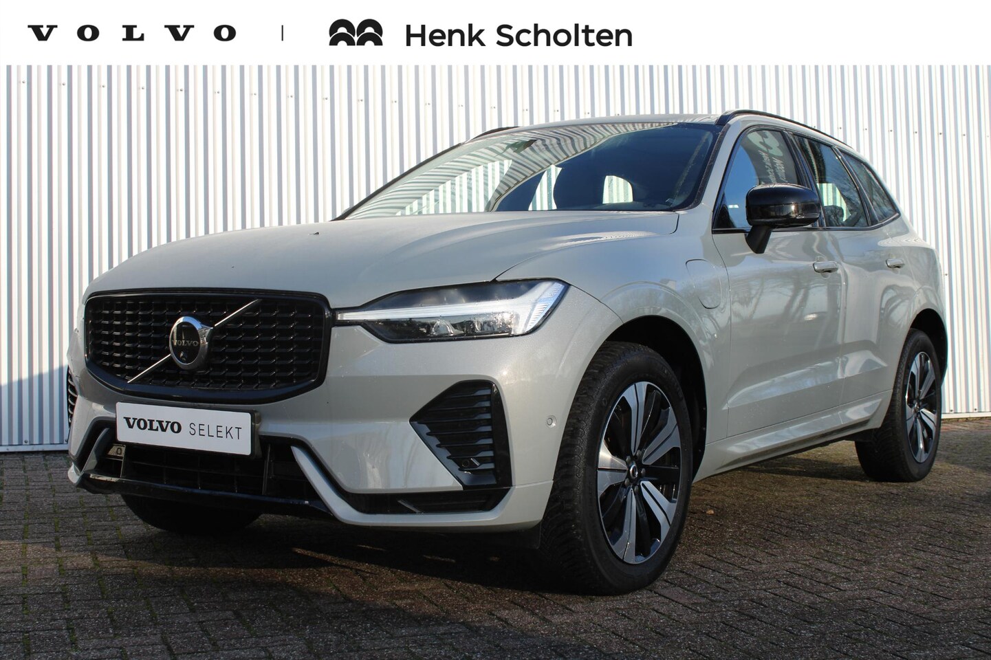 Volvo XC60 - T6 Automaat AWD Plus Dark | Verwarmbare Voor- En Achterstoelen | 360 Graden Camera | Apple - AutoWereld.nl