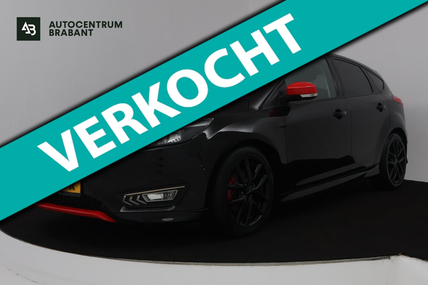 Ford Focus - 1.0 Titanium (TREKHAAK, STOELVERWARMING, NAVIGATIE, CRUISE CONTROL, PARKEERSENSOREN) - AutoWereld.nl