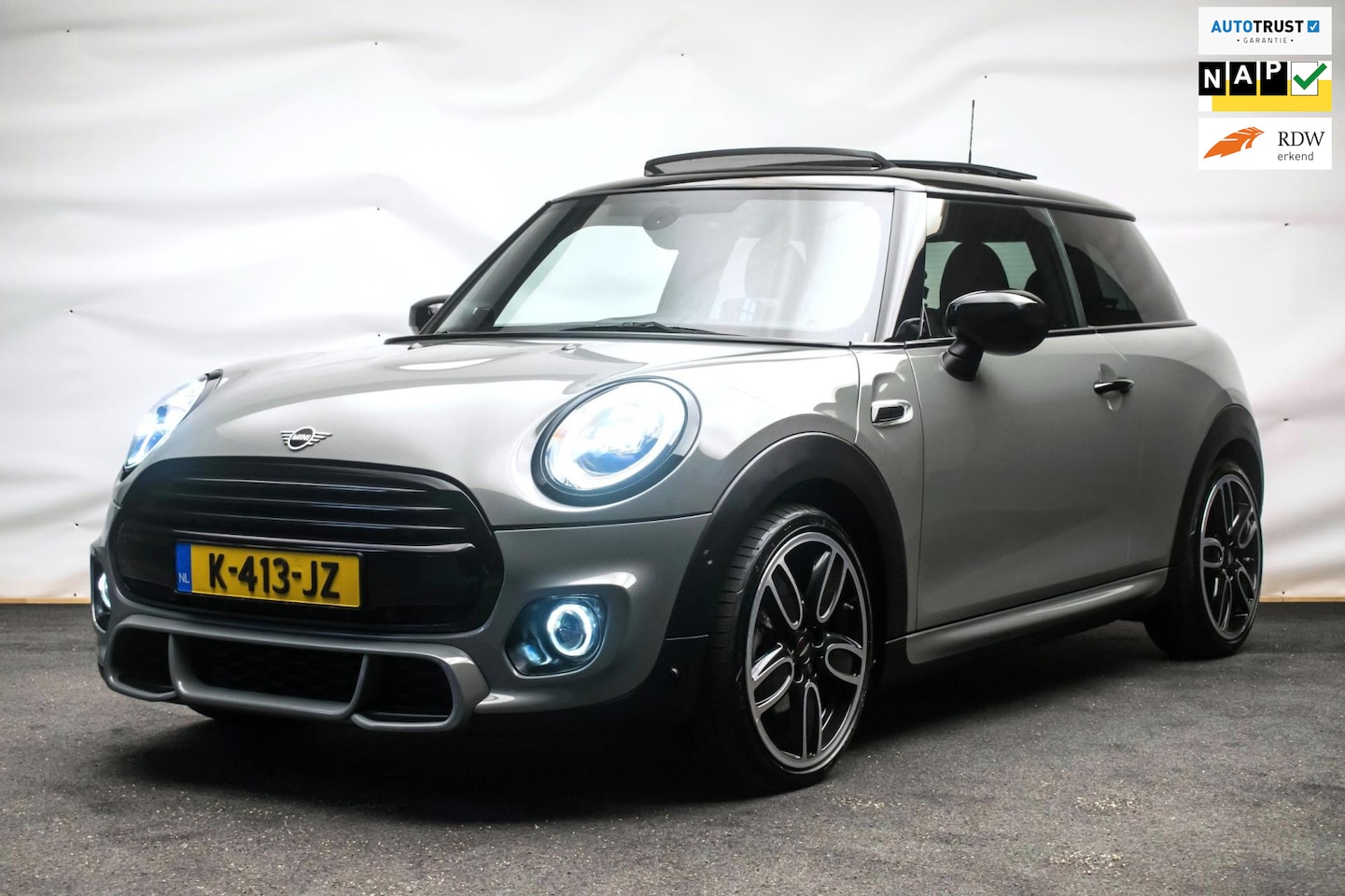 MINI John Cooper Works - Mini 1.5 Cooper Dalston Edition ORG NL [ Panoramadak Harman Kardon HUD Digital Dash Alcant - AutoWereld.nl