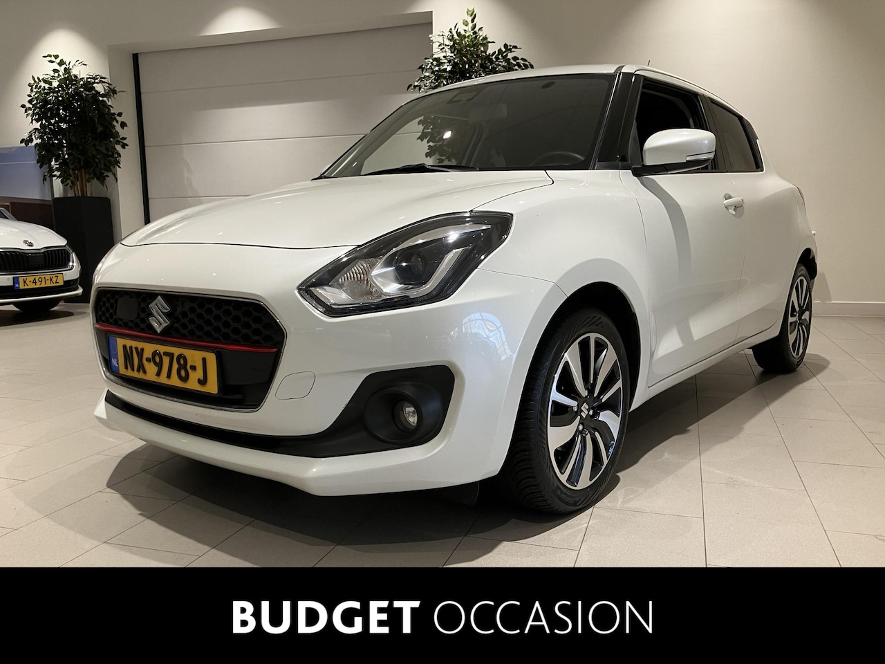 Suzuki Swift - 1.0 Stijl Smart Hybrid 112 PK | Navigatie | Cruise Control | LED Verlichting | DAB Radio | - AutoWereld.nl