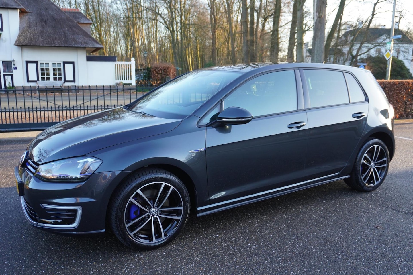 Volkswagen Golf - 1.4 TSI GTE Dsg Navigatie Parkeersensoren Lm Velgen - AutoWereld.nl