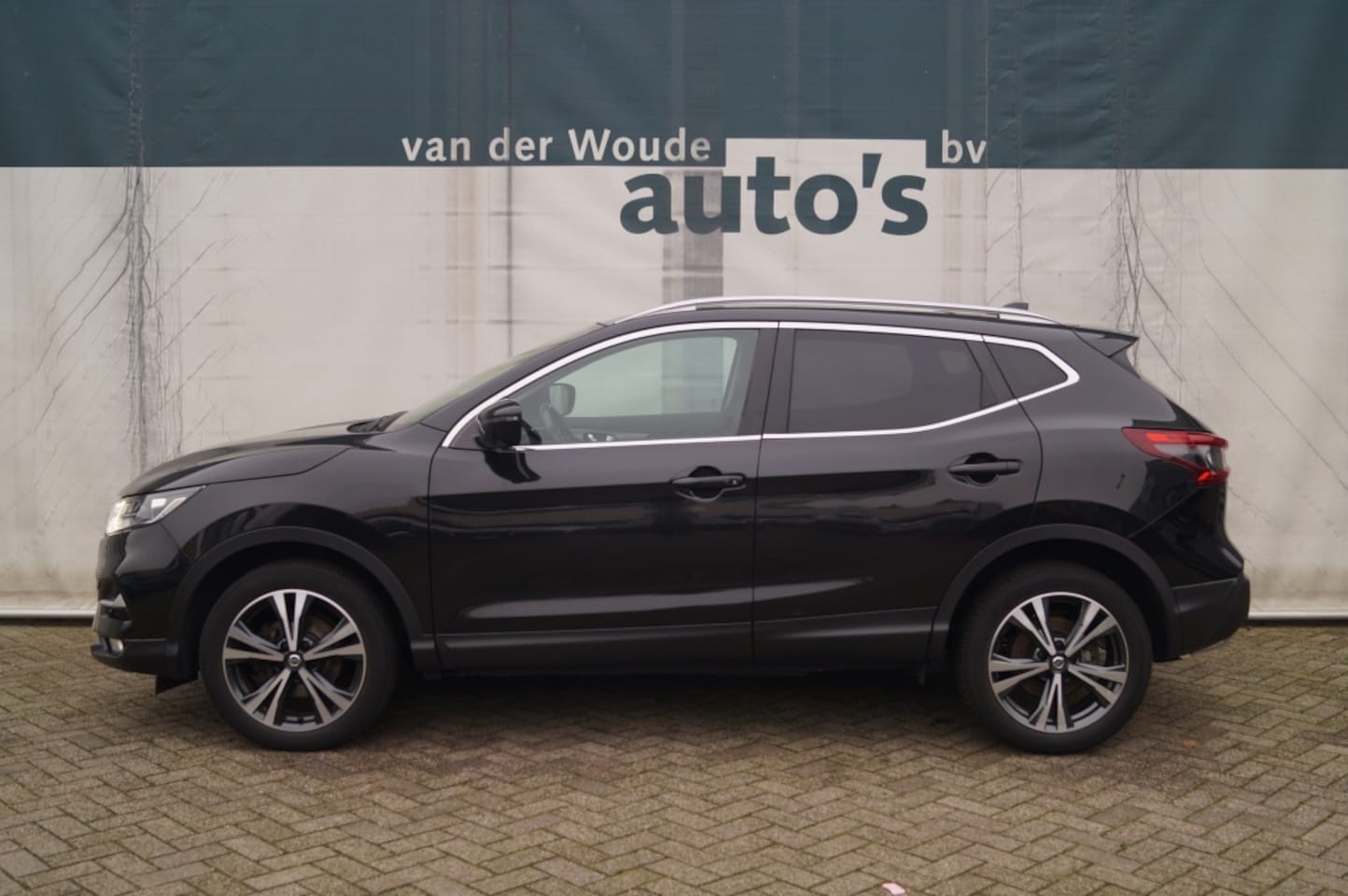 Nissan Qashqai - 1.2 N-Connecta -PANO-CAM-ECC-NAVI-TREKHAAK- - AutoWereld.nl