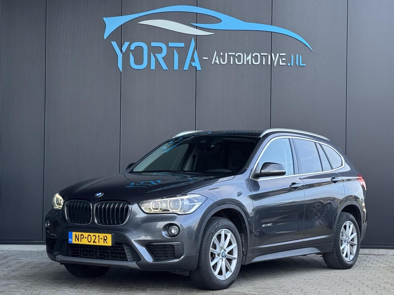 BMW X1 - sDrive20i High Executive AUTOMAAT NL AUTO*AFN. HAAK*LED - AutoWereld.nl