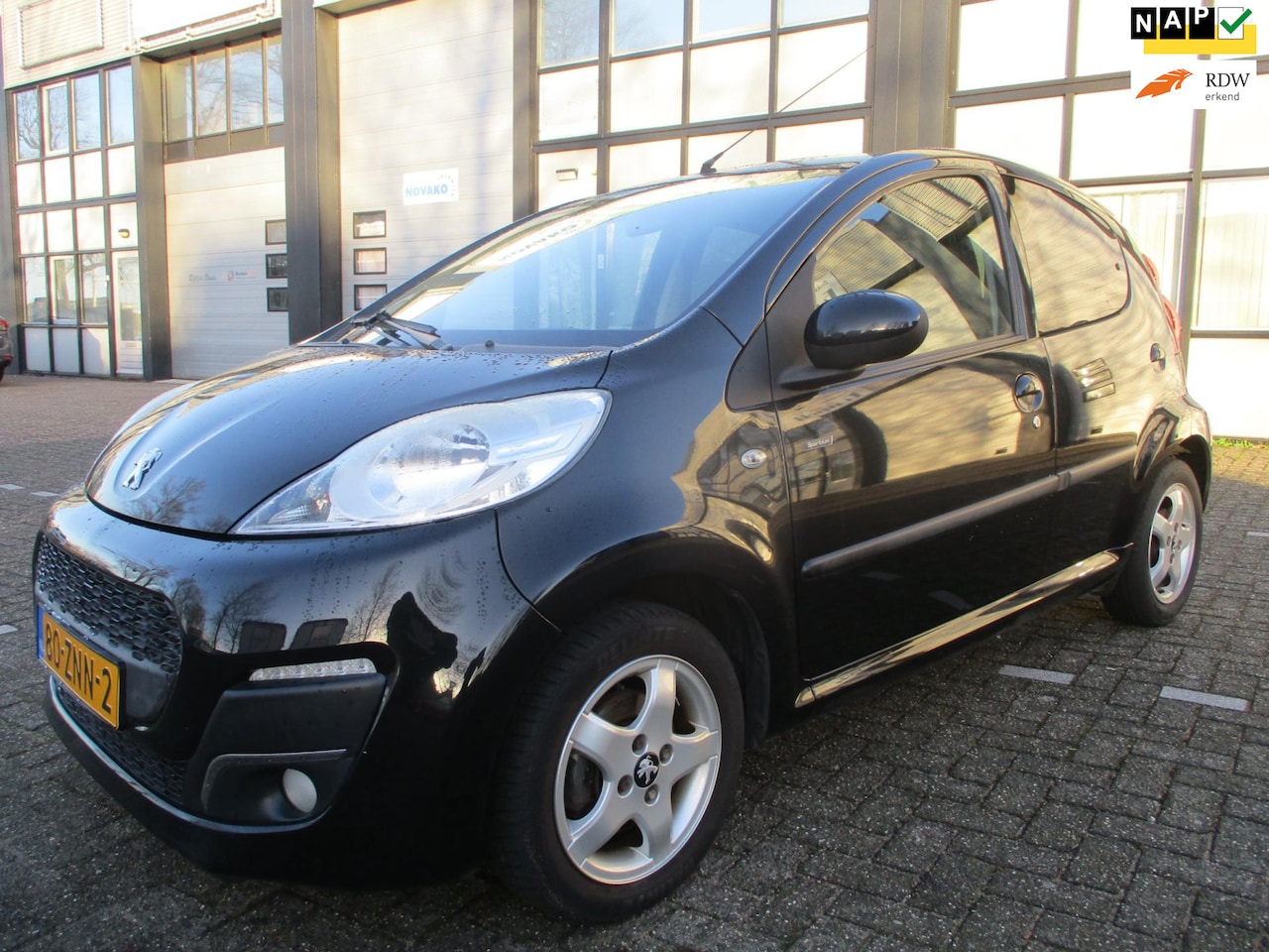 Peugeot 107 - 1.0 Sportium 5-deurs Airco - AutoWereld.nl