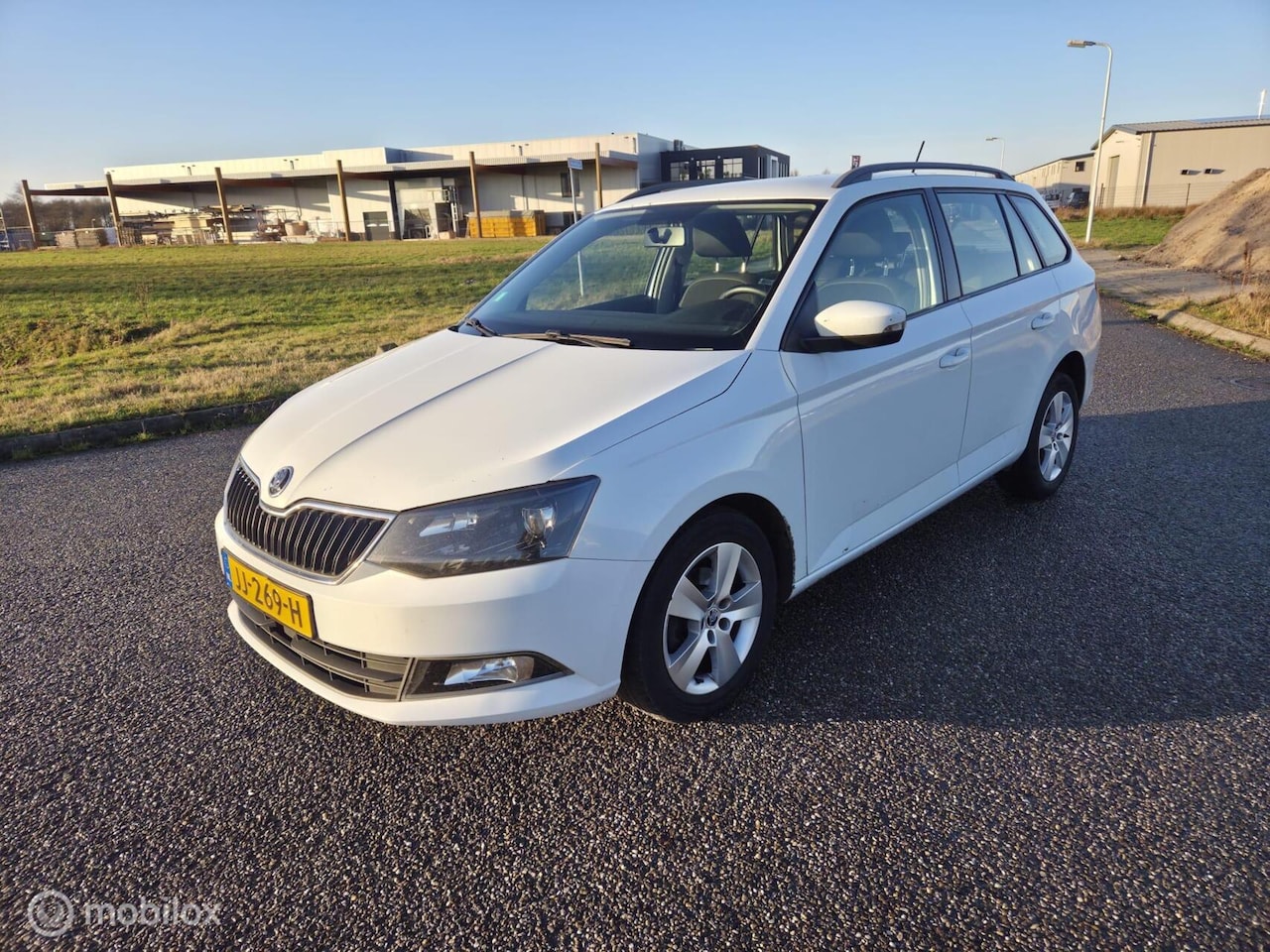 Skoda Fabia Combi - 1.4 TDI Ambition Businessline 1.4 TDI Ambition Businessline AIRCO / PDC - AutoWereld.nl
